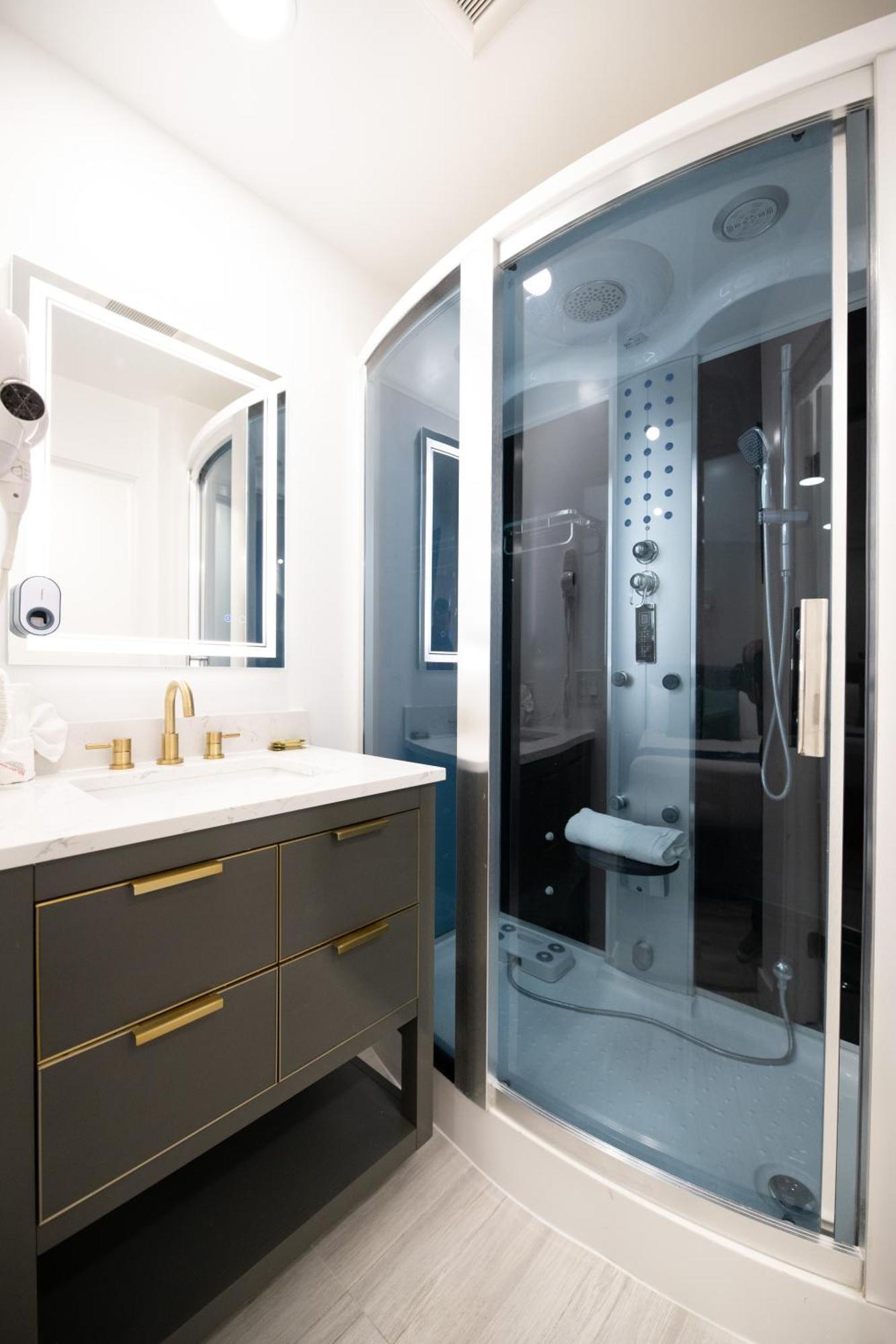 Omeo Suites Alhambra Exteriör bild