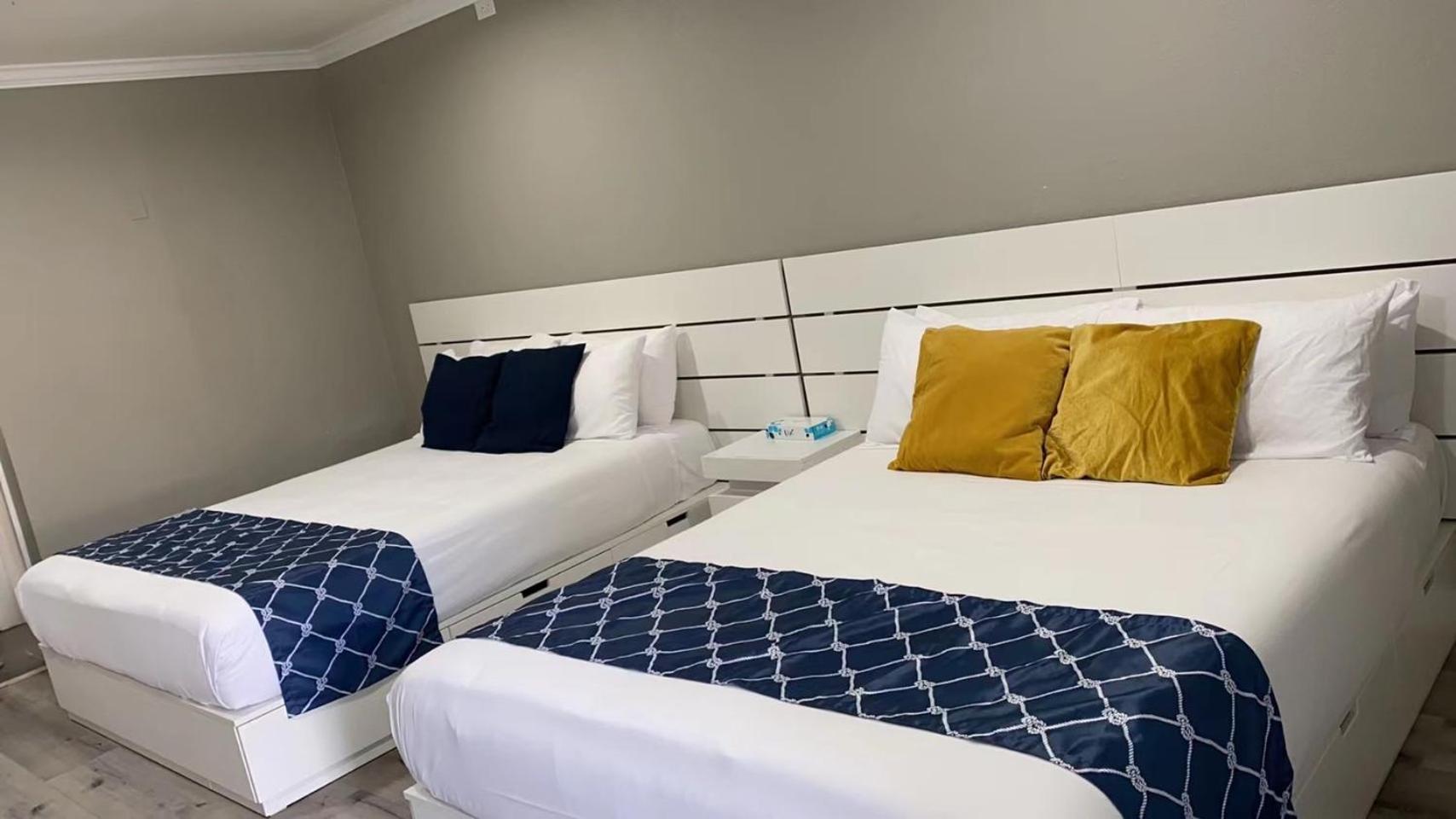 Omeo Suites Alhambra Rum bild