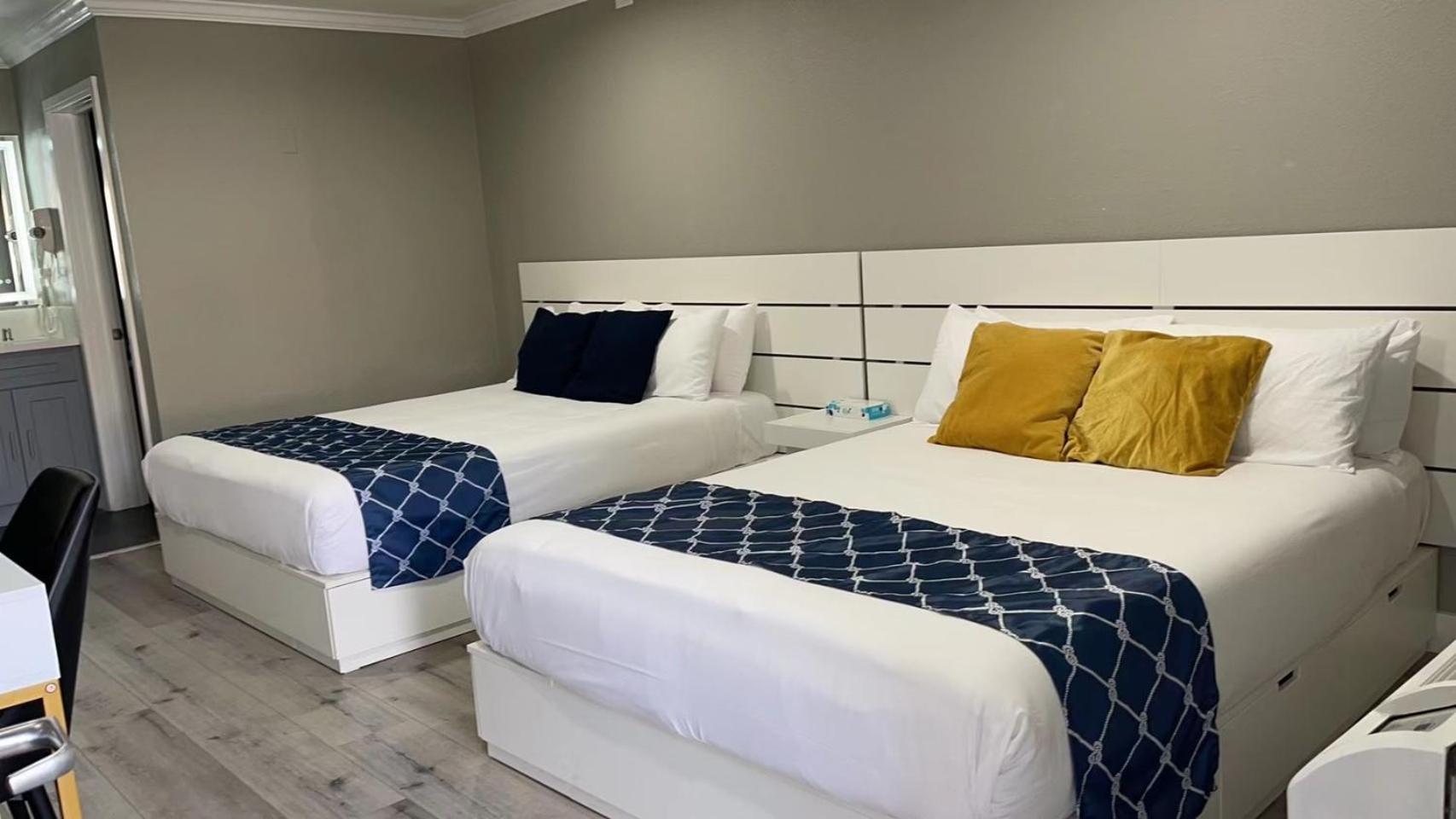Omeo Suites Alhambra Rum bild